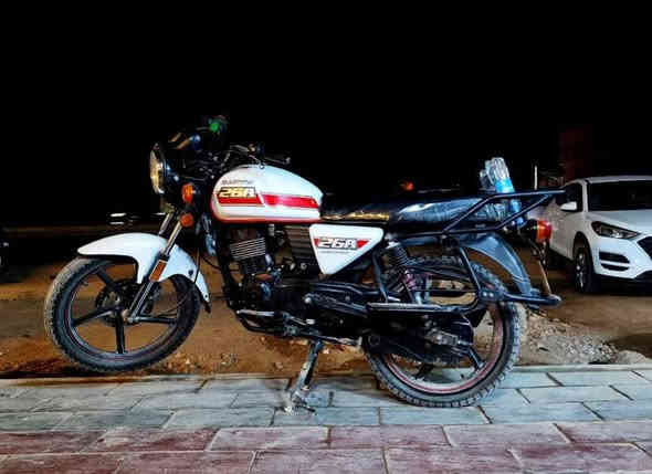 السلام عليكم دايون للبيع مديل 21 اوراق اصولي دراجه بلاديه مكفول على وضع الشركه...  
الشراي يتصل.. ***********
