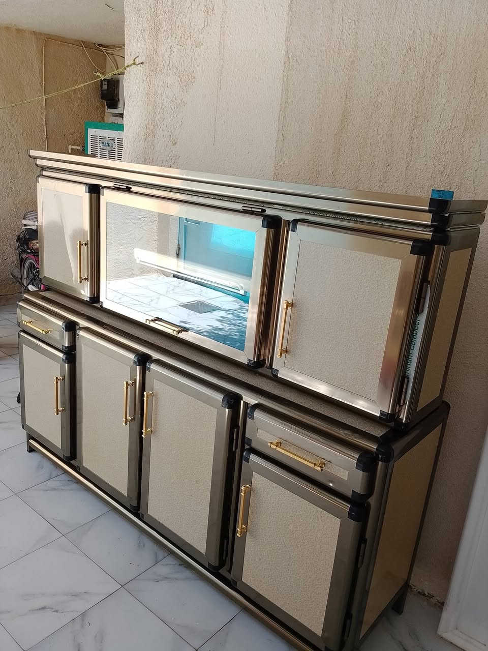 كاونتر مع ملحق  نظيف جدا بدون اضرار 
قياس مترين 
بوري ثقيل 
الظهر خشب بلاوييد 
بدون زنجار وتأكل املاح 
شغل درجه اولى


**إذا كنت صاحب هذا الإعلان وتريد حذفه لأي سبب، رجاءا أرسل رسالة إلى الدعم الفني**