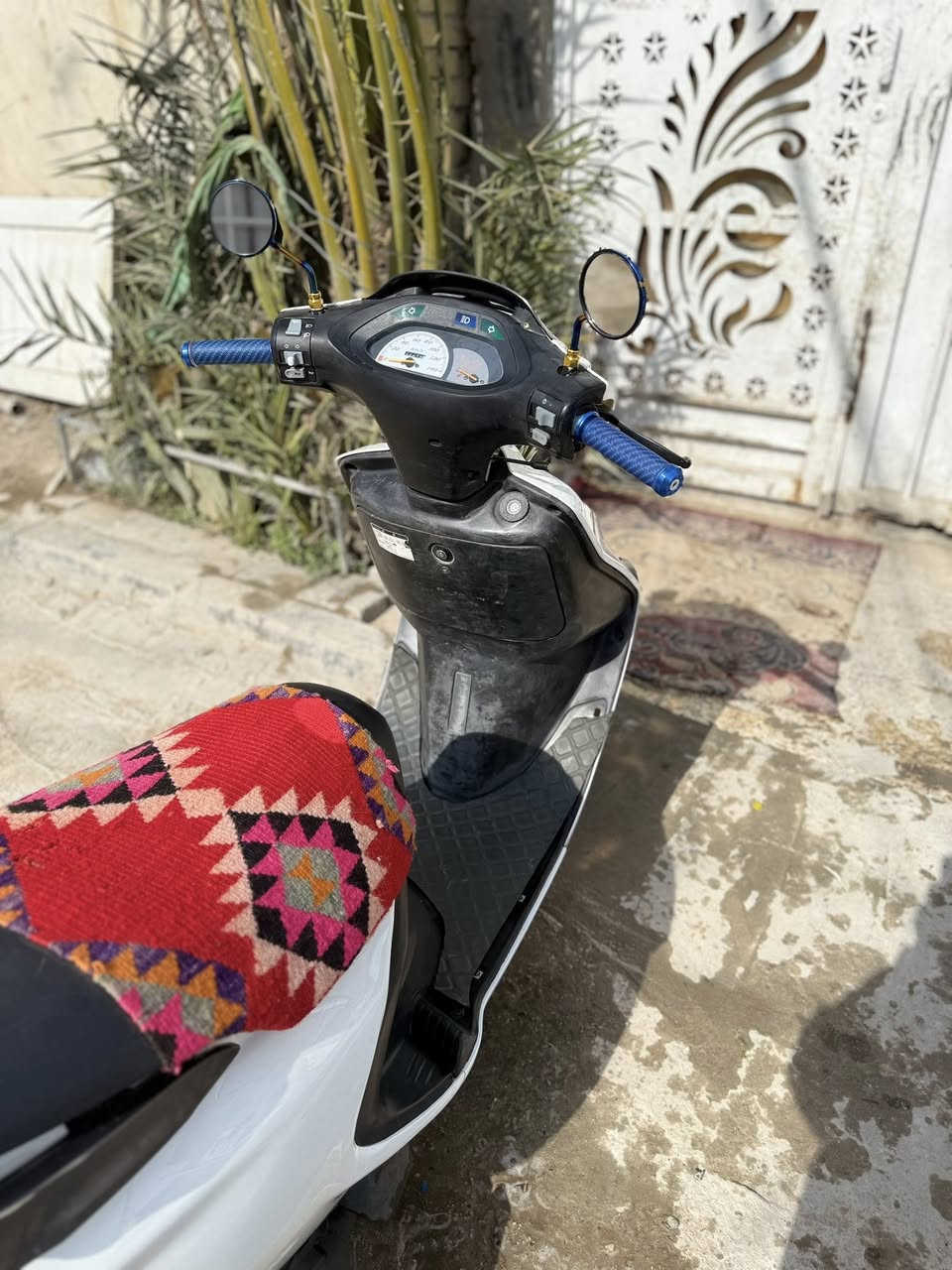 فراشه فحل  حاويه محرك  شلعه تشك لكاع شرط مامفتوح نضيفة سلف هندر كهربائيات كله شغال  550 بيهه مجال   مكاني نجف***********
