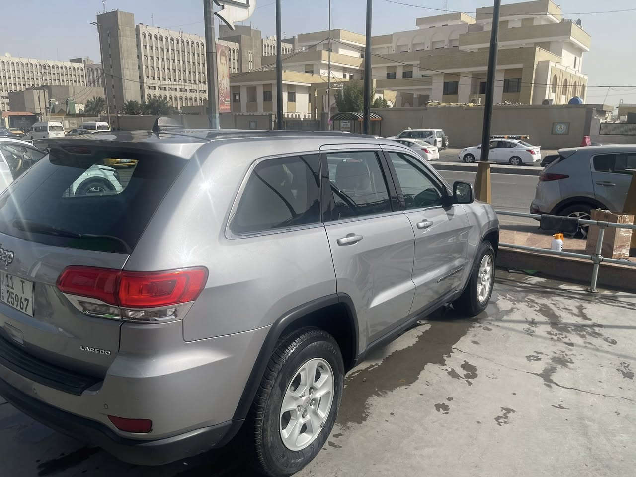 جيب لارديو امريكي 2017 حادثه بنيد فقط فقط صور الحادث موجودة مناقصه برغي صدر كير مكينة تايرات اي كلوب بلدشبول ماكو  شاشة جبيرة حساس خلفي اوتساترت ستوب  شفتات تحكم رادار خلفي فور ويل السعر 17500 
***********
