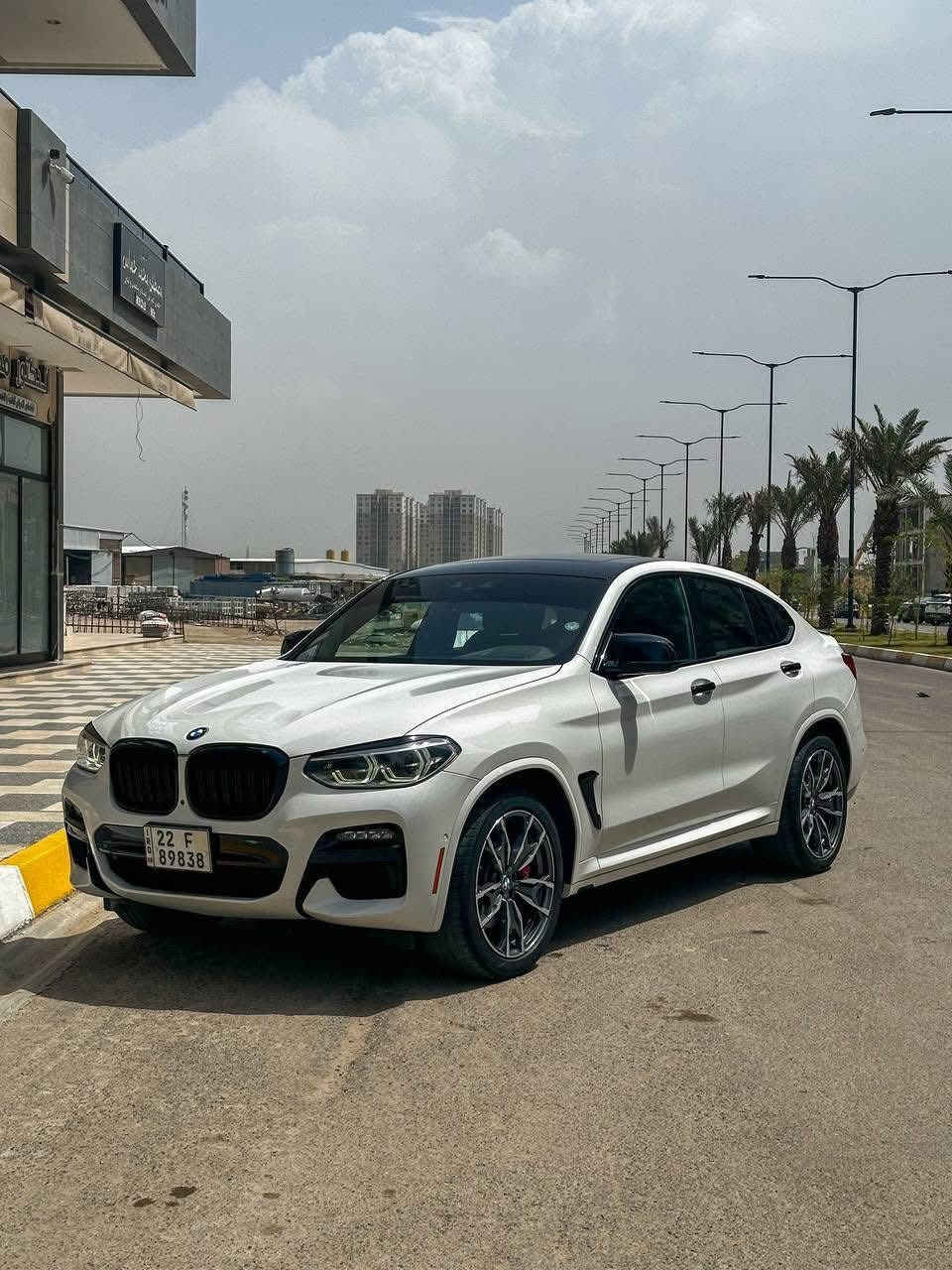 السلام عليكم للبيع او المراوس
BMW X4 M40i - 2021 
مواصفات M-Performance | جداً نظيفة
• كلين تايتل (بدون صبغ، بدون إيرباك، مكفولة من التكحيل).
• المحرك: B58 ستة سلندر 3000 تون بور تيربو
• الممشى: 61,000 ميل فقط.
• المواصفات: داخل أحمر كاربون فايبر كامل، كاميرات 360، داتا شو، نظام صوت Harman Kardon، قيادة شبه ذاتية.
• التحديث: شكل خارجي M كامل (قطع أصلية) + عدادات X4M.
• الصيانة: عليها ادامة بالكامل (دهن، فلاتر، باتري، دسكات) كلشي جديد وأصلي.
✅ السيارة بحالة الوكالة - جاهزة من كلشي

📍 الموقع: بغداد - حي الجهاد.
📑 الأوراق: رقم أربيل (بإسمي) تحويل ثاني يوم.
📞 للتواصل: ***********
