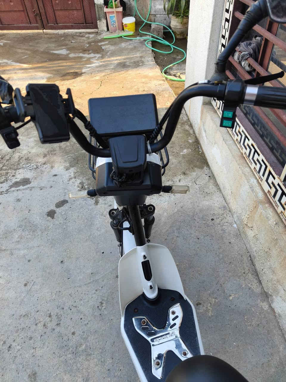 ماطور شحن للبيع 4بطاريات جدد السعر 250 قفل رقم ***********
