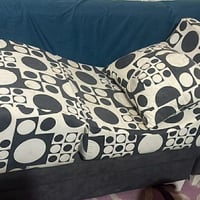 كنبة اسفنج • نظيفة • سعر مناسب