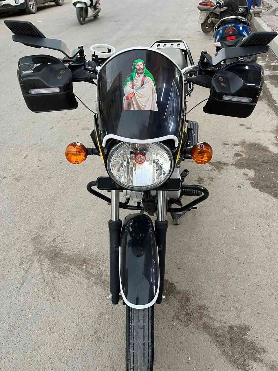 السلام عليكم بوكسر كلاسك موديل 2022 كفاله كفاله عامة اذا مفتوح بيهة برغي تاخذهة بلاش ماشيه 20 الف حقيقي السعر 2500 وكلشي اكو بل سوگ ميعجبك اعبر بدون اي كلام العنوان البلديات تقاطع المصرف للاتصال ***********
