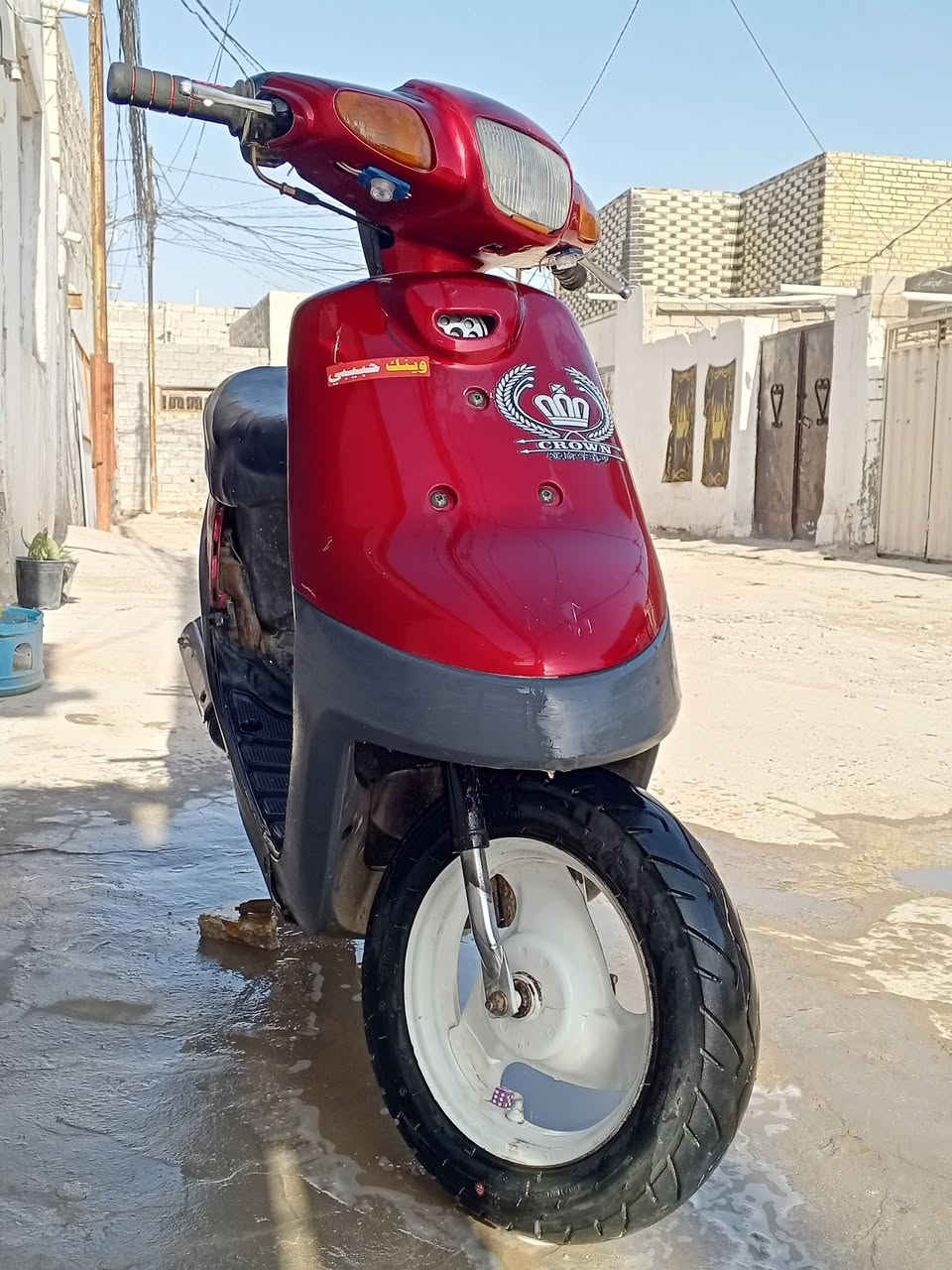 سلام عليكم دراجه بطه للبيع دراجه نضيفه مكينه مامفتوحه مكان نجف كوفه شارع المطار ***********
سعر 200وبيه مجال 
ملاحضه دراجه حاليا حربيه وغراضه موجوده
