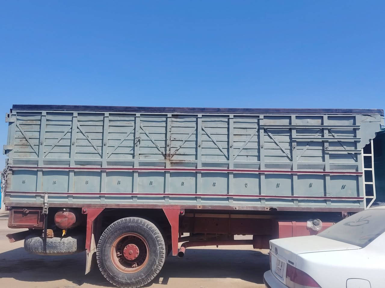 بدي البي للبيع طول6متر و40 مكان النجف
السعر مليونين وثمنميه
***********
