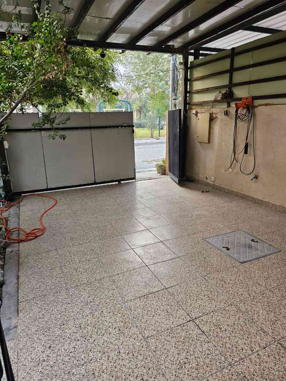 آلُـۜسـۨۚ(✋)ــِۖلُأمٌ ؏ـليۜـ(💜)ـكـۜم وݛحـٍّْـٍّْ⁽😘₎ـٍّْمهہ الًـًٍۖـٍـٍۖ(☝)ٍۖـًٍٍٍّـًٍلۖهًٍۖۂ وبـۗـۗـۗـۗـۗـۗركۧۧــۧۧۧۧۧـۗـۗ(ۗ😇)ـۗـۗاتهۂ
الى عشااااق الطابوووو صرف... 
دااار للبيع طابووووو صرف في مجمع الكوثر. زقاق 1.رقم الدار 12.الدار كلش حلو ومرتب كلش مساحه الدار الدار الكلية 150متر طابقين متكون من ثلاث غرف نوم واستقبال ومطبخ وصالة. الدار.فووول. واستلام فوري وتجي وشوف بنفسك 
.. مقابل الدار حديقة. عامه ونافورات. وهو ايضا فيه كافة الخدمات ومكان هدوء... السعر 
مطلوب 50مليون 
اتحب اسدد اتحب وراك 
السعر الكلي 250مليون مع الطلب.... اي استفسار اتصل ***********
***********
ادارة المكتب. اي شخص ما يشتري لا يعلق ولا يكسر بحلال الناس
