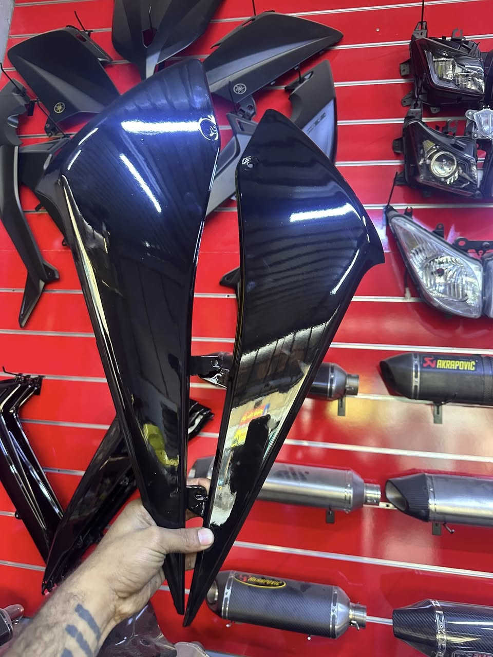 هلا بالشباب متوفر أدوات تيماكس كل الموديلات وشرط الأسعار الي تعجبكم وأي سلعه تأخذها مني ماتعجبك ترجع اهم شي عندي ارضاء الزبون شغله أبيعها احسبها لدراجتي قبل دراجتك 
أي شي تحتاجون اني بالخدمه مكاني حله وايضاً عندي صيانه من تجفيت وكهربائيات وفحص على الجهاز وبضمان 

عنواني حله سوق الدراجات قرب جسر الهنود  ومتوفر توصيل لكل المحافظات 
***********
