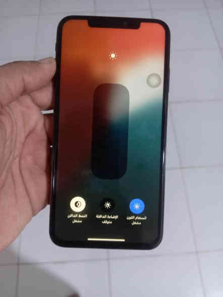 ايفون اكس اس ماكس ذاكرة 256 بطارية 85 جهاز بس ضهره مكسور سعره 175 وبيه مجال قليل رقم *********** السماوا
