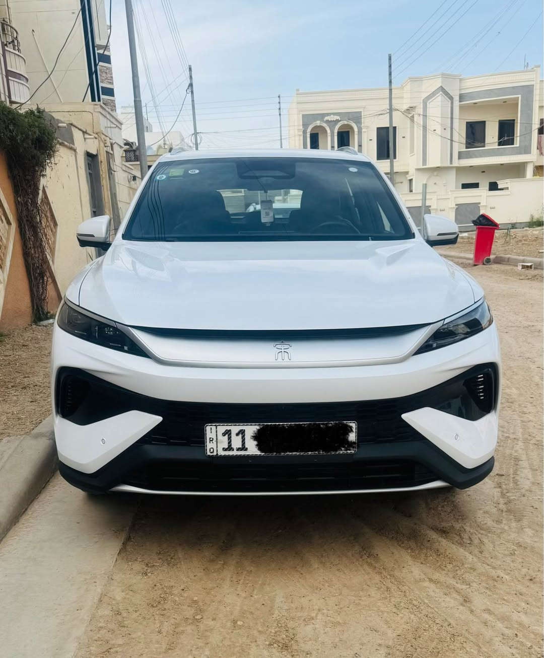السلام عليكم BYD2025 سونك برو فول مواصفات عدا الفتحه ١٣ كامره رادارات حساسات امامي خلفي كشنات جلد كشن سائق كهرباء ٣ وضعيات قياده ودي في ار تسجيل نظام سكيورتي وبعد بيها هواي مواصفات  وتمشيك بالشحنه الوحده ٧٠ كيلو  السياره بدون صبغ بدون بارد السياره بعدها على وضع الشركه عارضها للبيع بسعر ٢٧ مليون وبيها مجال شي بسيط وهذا رقمي *********** الرمادي, الأنبار
