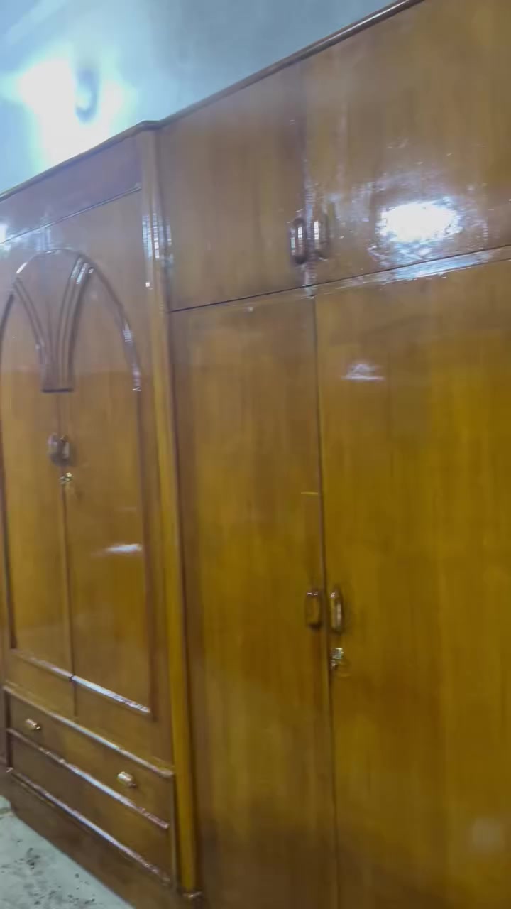 سلام عليكم غرفه نجاره صاج مستخدمه نظيفه داخل خارج صاج السعر ٦٥٠ العنوان الحله ***********
