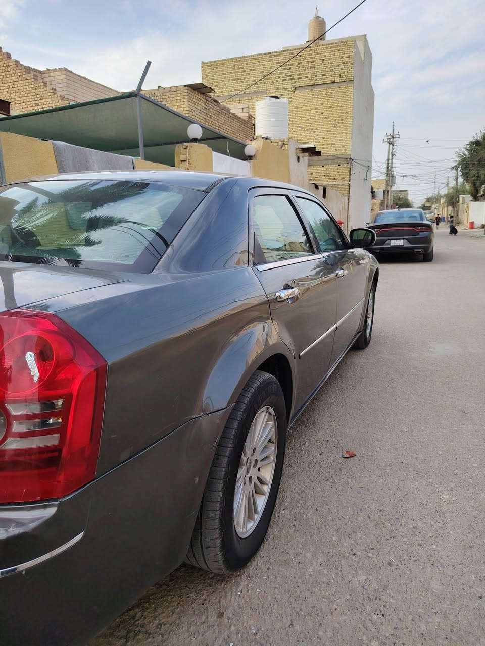 السلام عليكم اوباما 10 اصل مكينه 3500 رقم بصرة باسمي سنويه وارقام جديدة سياره جاهز الاخير بدون نقص عليها ادامه كامله وارد كندي
بيهة بالعراق تبديل جاملغ بدون دواخل
مكان السيارة العمارة مركز المدينه
السعر 117 وبيهة مجال
 الاتصال ***********
