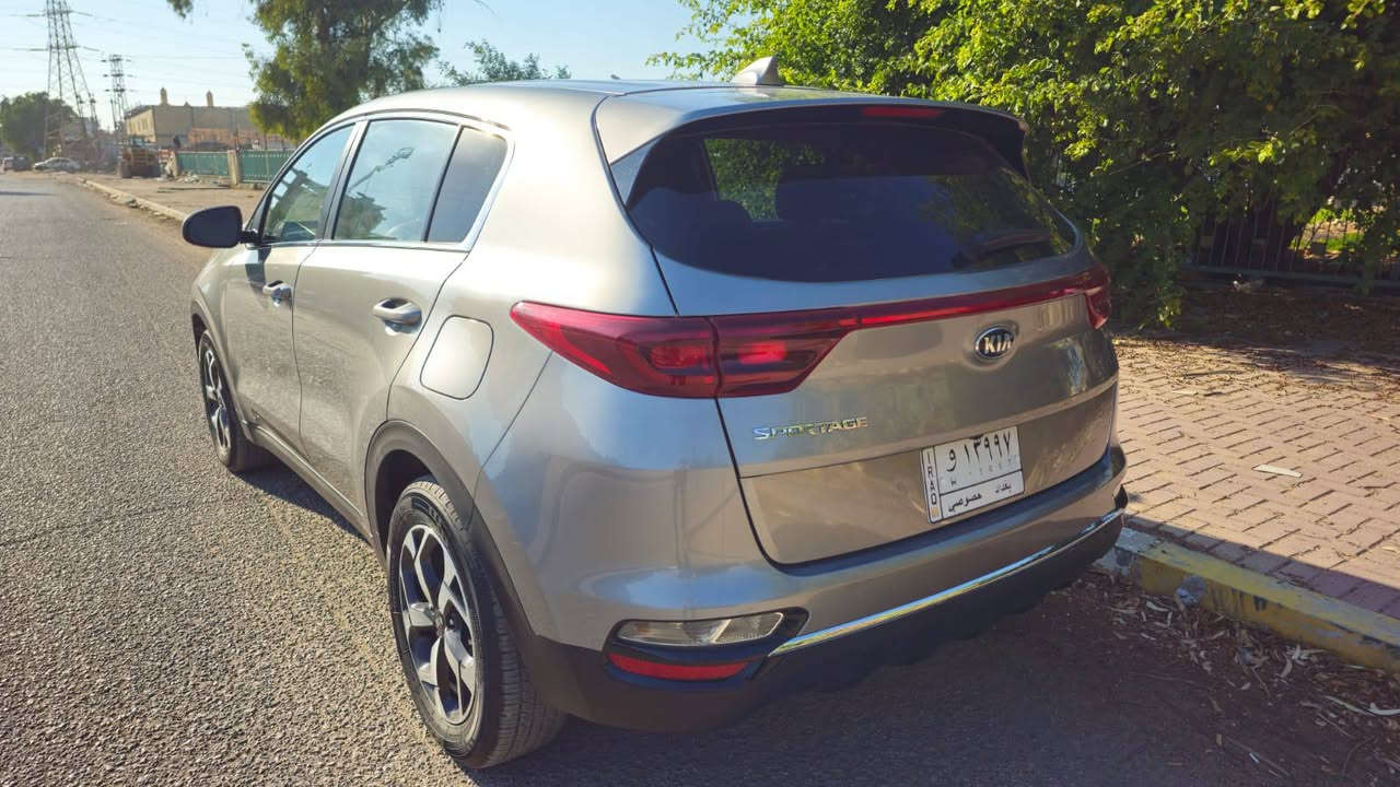 السلام عليكم ورحمة الله 
كيا سبورتج 2021امريكي ماشيه 65ونص كيلو متر حادثها مرافق بالصور 
مواصفات 
رادار 
شاشه بلاد 
حساس بشري
السعر 185وبيها مجال 
التواصل خاص


**إذا كنت صاحب هذا الإعلان وتريد حذفه لأي سبب، رجاءا أرسل رسالة إلى الدعم الفني**