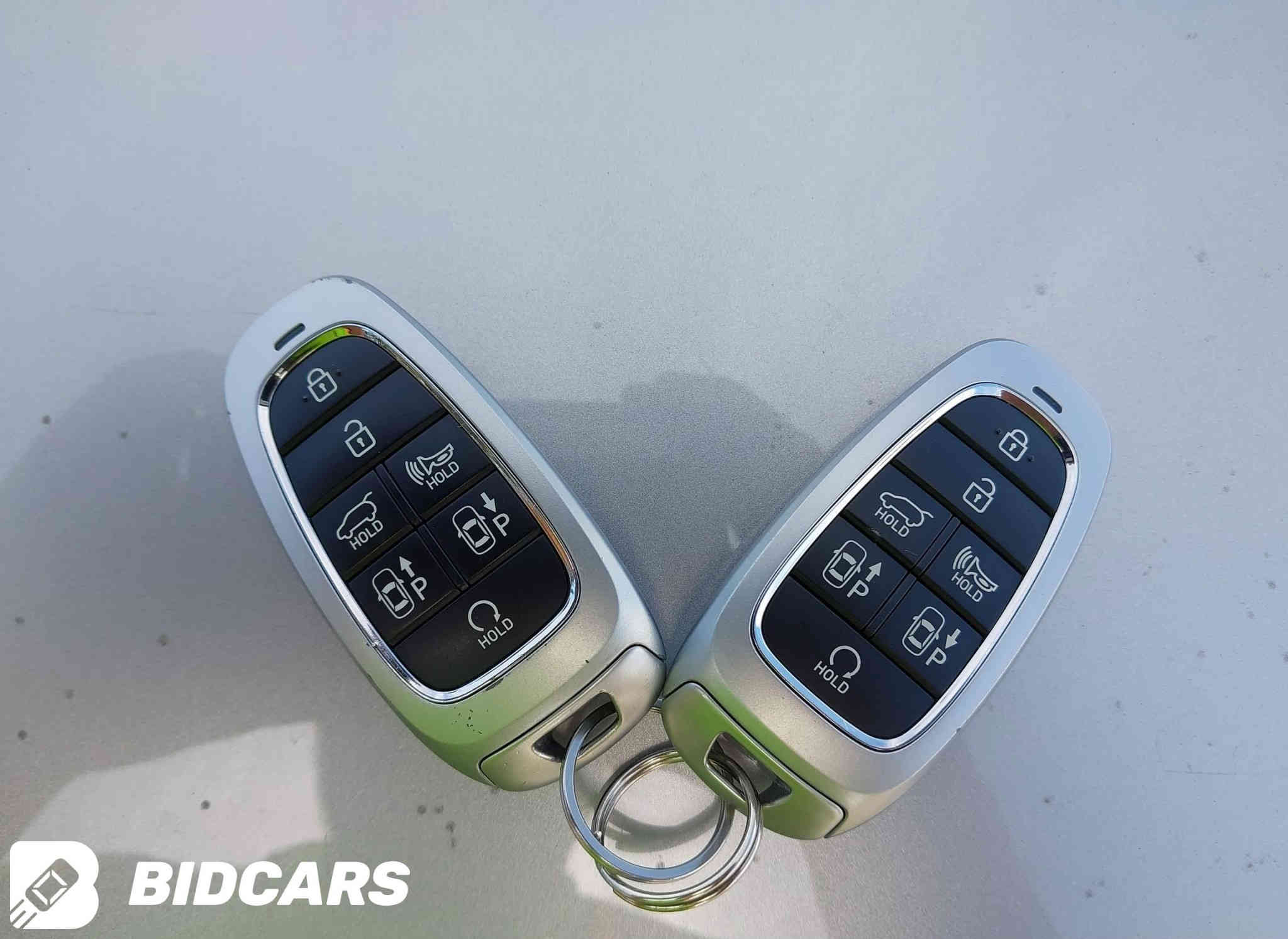 توسان أمريكي 2023 لمتد فول مواصفات خمس كاميرات كشنات تبريد تدفئة فور ويل تمشي وترجع ريموت بانوراما جميع الايرباكات سليمة وهواي مواصفات ماشية 18 ألف مكاني ديوانية السعر 225 مكفولة من الصبغ حادث خفيف حافة البنيد 
***********
