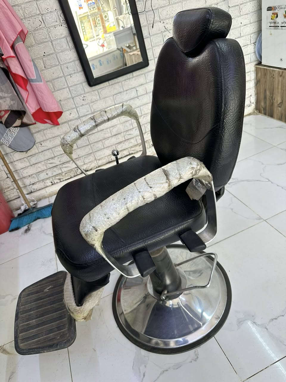 للبيع عدد 2 نضيف حيل مستعمل شي قليل جديد لوك مكاني حي واحد حزيران سعر330الف وبي مجال شي قليل للاستفسار اتصل ***********//***********
