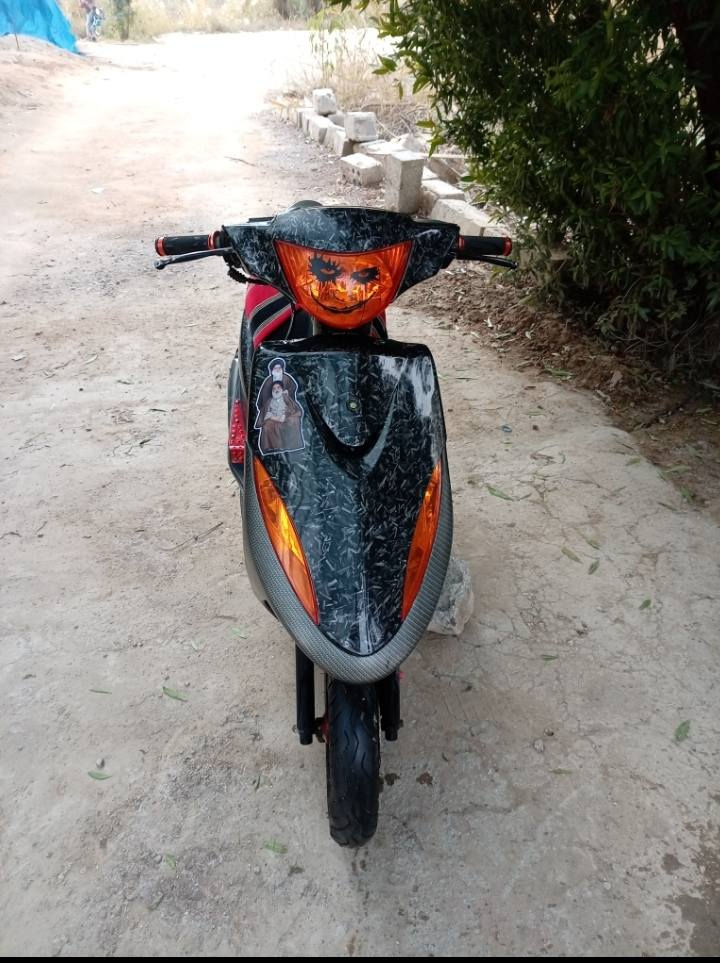 سلام عليكم ماكس عدله للبيع بوشه 49 مجفته مره وحده غراض اصليه وبيه غراض تزويد بسيط من
صالنصه رياضية FM
 كفرات ختم واحد جددد
يدات بريك امامي خلفي 
قبق عمبار 
مثل ما موضح بل صور واحله من صور بعد رايده ب 550 وبيه مجال راسني خاص وهذا رقمي بي واتساب ***********
