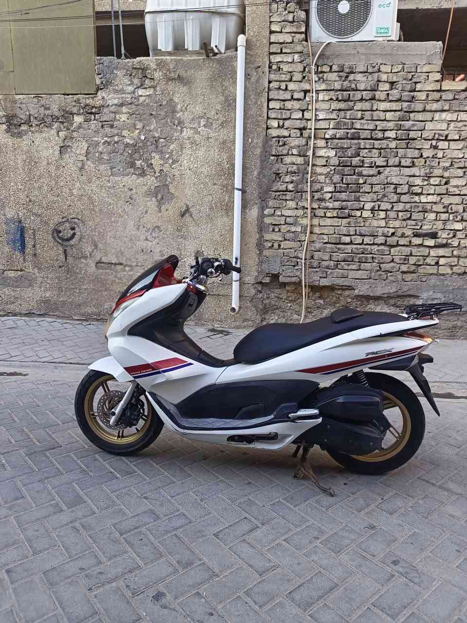 شباب بي سي اكس جيل اول مكفولة مكينه 150كله شغاله سعر 150رقم ***********
