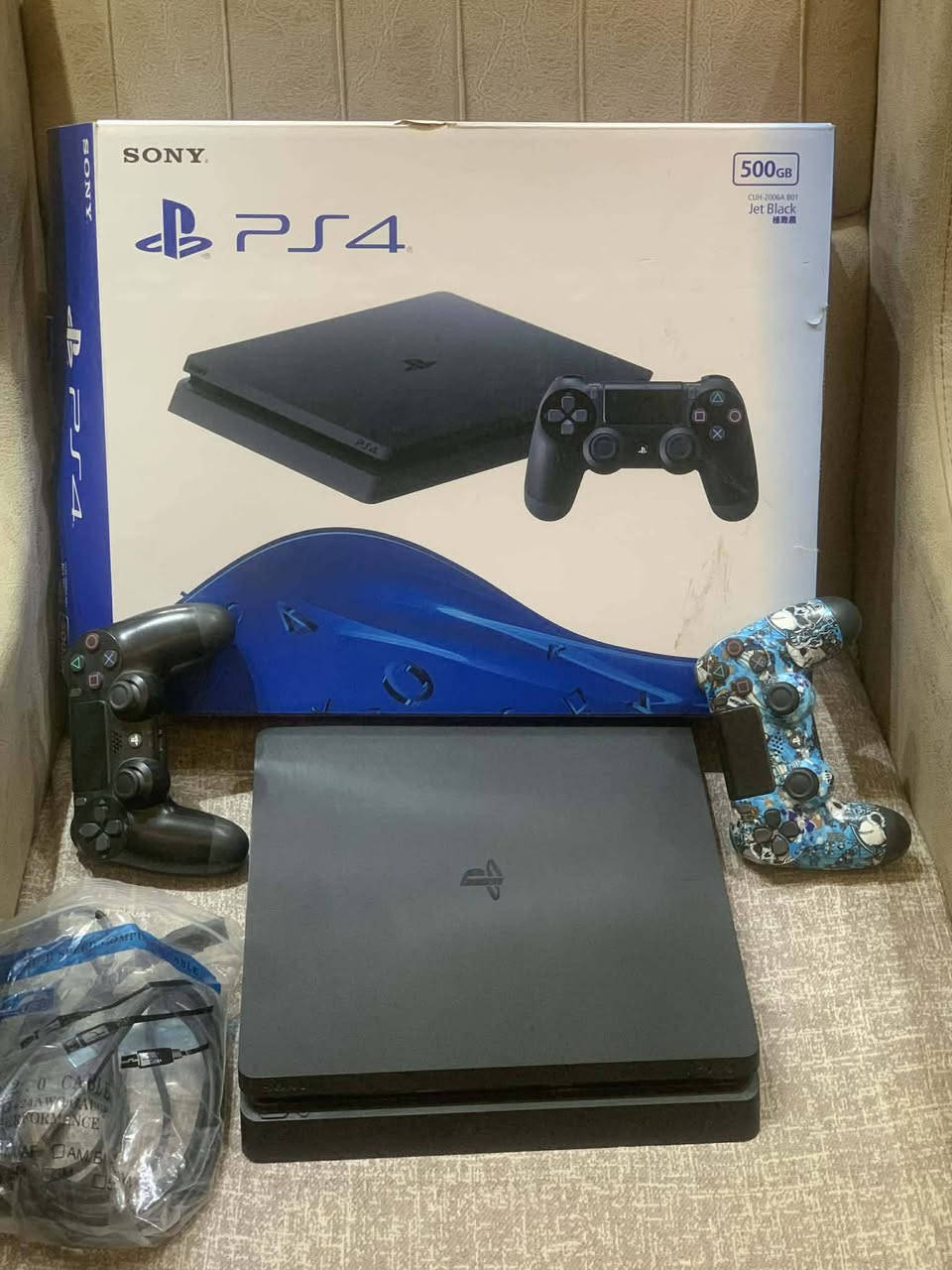 السلام عليكم بلي فور سلم اون لاين نظافة فول مامفتوح ولا مصلح ويا كارتونة  فقط فطر بسيط  بالغطاء الخارجي مايأثر ويا يدة أصلية ويدة تجارية السعر ٢٠٠ مكاني الامين الثانية


**إذا كنت صاحب هذا الإعلان وتريد حذفه لأي سبب، رجاءا أرسل رسالة إلى الدعم الفني**