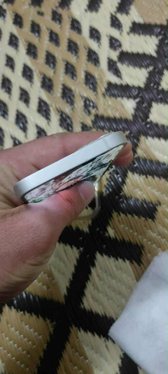 ايفون. 13 عادي للبيع
موبايل نضافه%100✅
دبل سيم✅
بطاريه بلادي 94✅
شاشه بلادي 3خيارات ✅
كاميرات شرط فيس ايدي✅
 كله شرط وانطيك ضمان أسبوع  ✅
بطاريه قطاره مال شحن  ✅
وين تريد نروح نفحص   انطيك شرط ✅
 عنوان موصل حي القاهرة  رقمي واتساب 
***********
