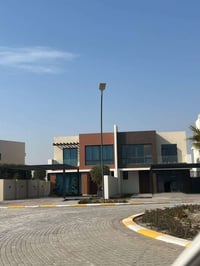 توين هاوس داماك هيلز بغداد بسعر 915 مليون فقط للتواصل 07816614409