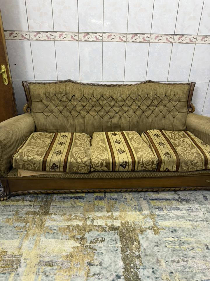 تخم للبيع   و جرباية طفل صاج للبيع   ***********
