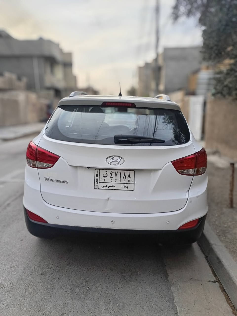 توسان ٢٠١٥
ماشية ٩٩ وقابلة للزيادة  رقم بغداد 
مواصفات التوسان معروفة ليد وشفط .....٥ ويل 
اكو شخط بالصفحة هلال مال املغ وشوية بالباب 
سيارة من بسماية للدوام 
محرك خير من الله مكفول كير ومحرك وبدي مكفول 
سعرها ١٥٥ وبيها مجال للشراي 
موجود بالامين وبسماية 
للاستفسار   ***********
