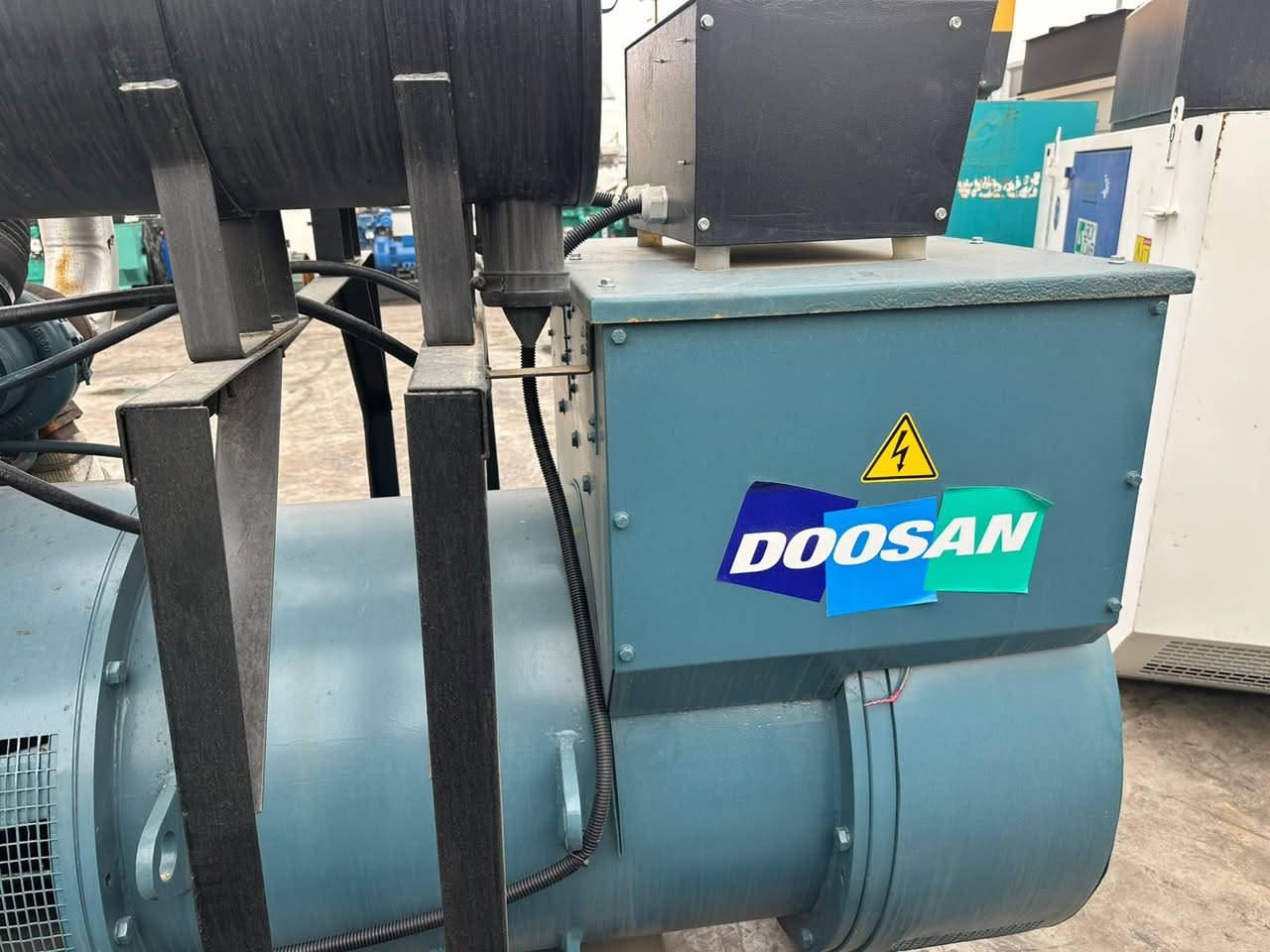 السلام عليكم
دوسان 12 سلندر 
750kva 
ساعات العمل اقل الف ساعه 
نظام اوتو حمايه فول اوتماتيك
وضع بلاد شركة  
أربيل صناعه جنوبيه 
نظام اوتو حمايه فول اوتماتيك
وضع بلاد شركة  
🚚يوجد توصيل الى جميع المحافظات وبضمان🚚
🚚كياندن هةية بو هةموو شاركان بةكرينتى🚚
 للاستفسار:
 ابو علي 
***********
***********
***********
