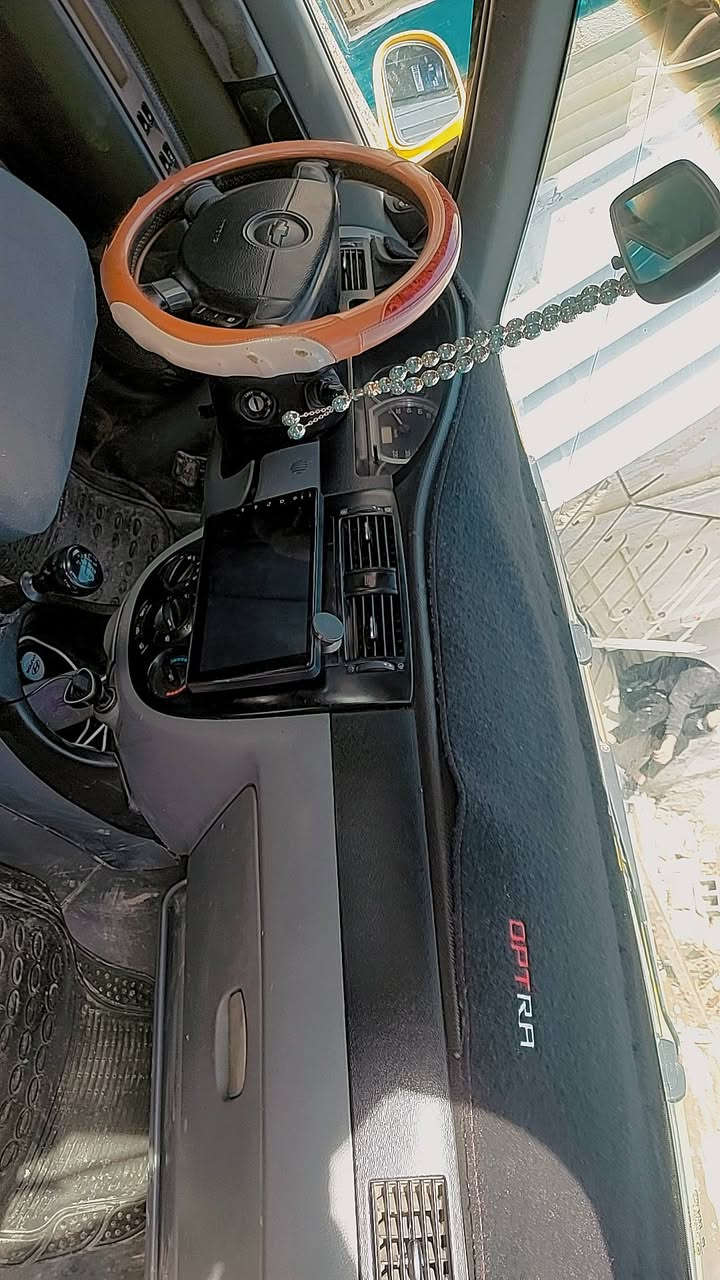 سلام عليكم او بتره ٢٠٠٤
سياره مكفوله من كلشي جاهزه من اي نقص 
تواصل 0 7775513895
