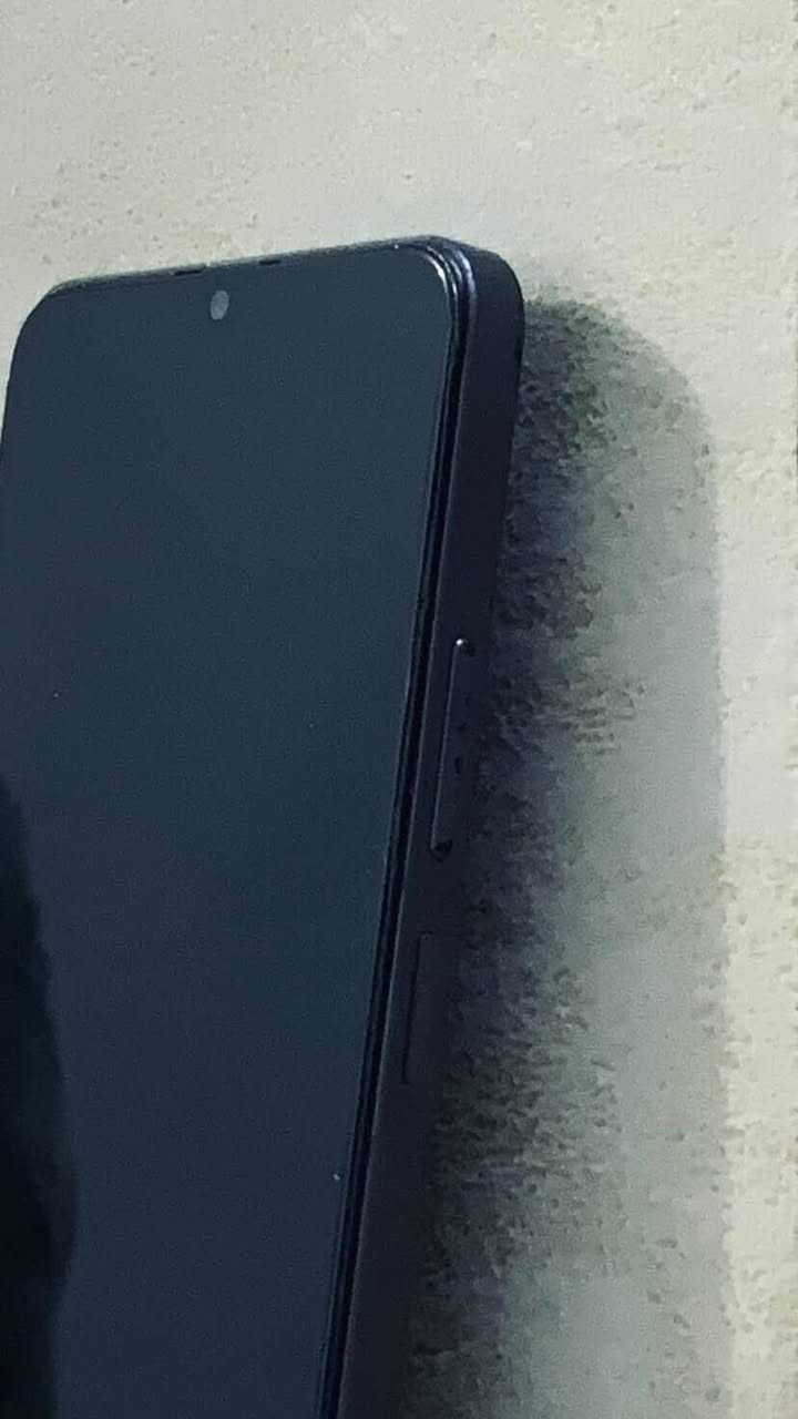 بسم الله الرحمن الرحيم
للبيع او مراوس حسب قناعه 
ريلمي نوت 61 X بلادي ذاكره 128 رام 8.8 بطاريه 5000 طول يومين بل شحن بوبجي 40 فريم جير سكوب سعره 100 مكان فلوجه الاستفسار خاص او واتساب ***********
