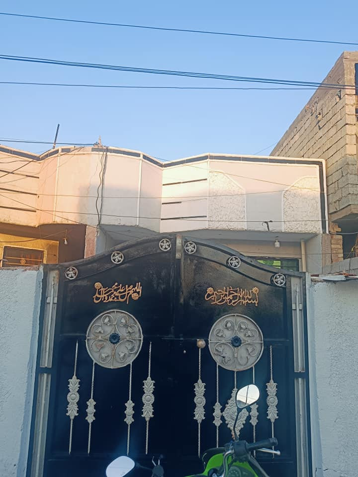 حي الانتصار بيت 100متر زراعي تبليط ماء مجاري كهرباء 5×20 طابق ونصف يحتوي على كراج واستقبال وحولي وغرفة نوم ومطبخ ومنور وبيتونه وصحيات خارجيه وداخليه الحمام والمطبخ سيراميك بيت تعمير جديد كهربائيات جديده كامل ومغسول تجيب غراضك وتكعدالسعر 52 مليون للاتصال***********. الفارس, صلاح الدين
