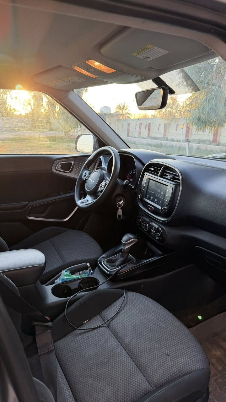 كيا صول مديل 2022  (رقم سياره كربلاء )(حجم مكين 2000دوش كير مكينه كفاله )(سياره جاهزه من كلشي اي نصف مابيه) (حادثه بنين وخشم جاملغ سونار مرفق مع صور باقي كفاله سياره )(موصفات سياره معروفه شاشا كبيره تحكم ستيرن جهتين )(السعر 138 )(رقم التليفون ***********)
