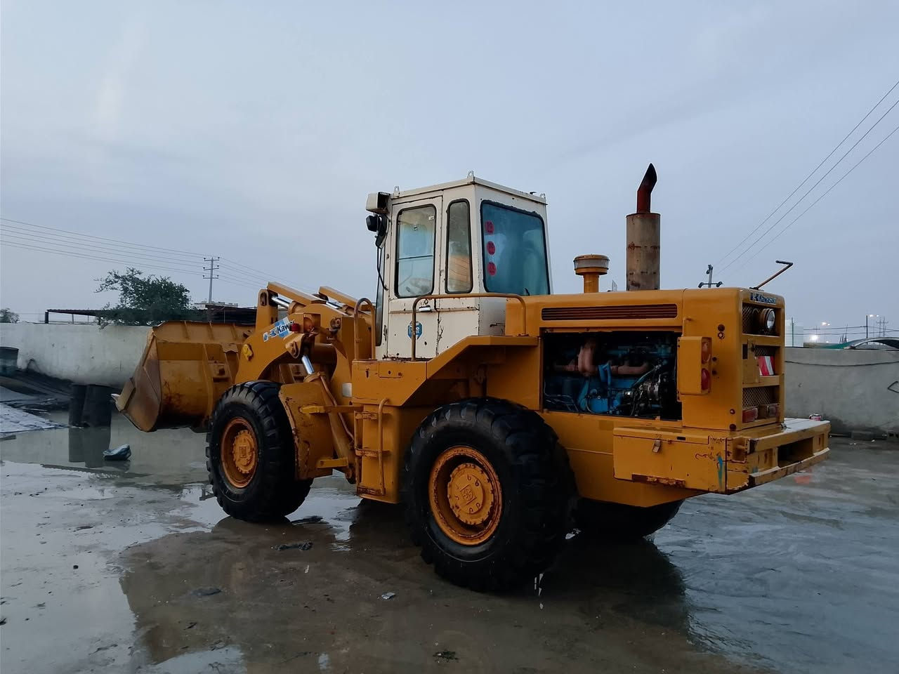 شفل 80داشتوا موديل ٨٩ رقم انكليزي بسمي لبيع 
***********
