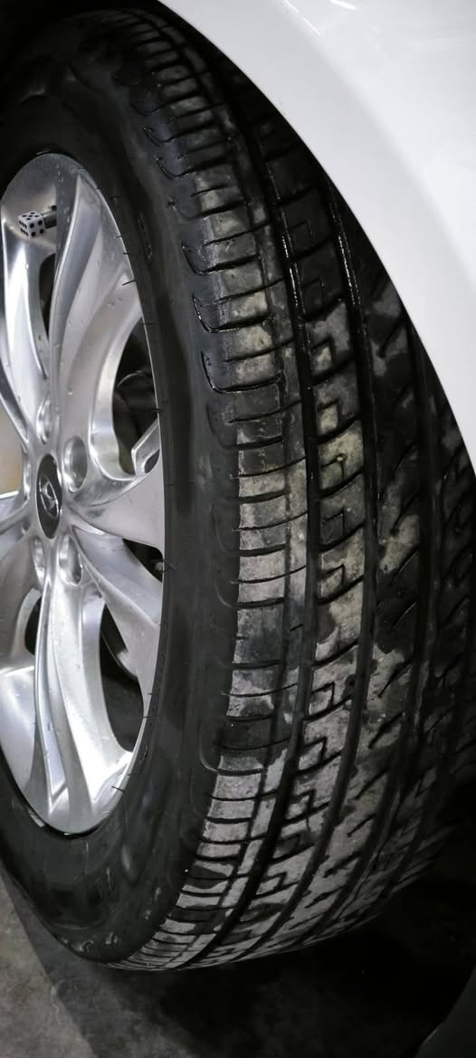 سوناتا2011 وارد خليجي
رقم سليمانيه وباسمي السيارة تحويل ثاني يوم بيها باب وجاملغ بارد 
المواصفات 
محرك 2400 دوش 
فول تحكم ستيرن 
داخل بيجي 
اشاير بالمري 
نظام ايكو 
جام كهرباء 
تبريد قطعتين 
نظام ABC
بك لايت ليد
حساس خلفي
5 ويل كب بلادي 
كير محرك مكفولات ما مفتوح
 تبريد  تدفئه شغالات صدر خلفي امامي جديد تخم تاير شاده جديد
سياره جاهزه نصبه فول 
السعر 122$ وبيها مجال 
مكاني قضاء كلار
***********
