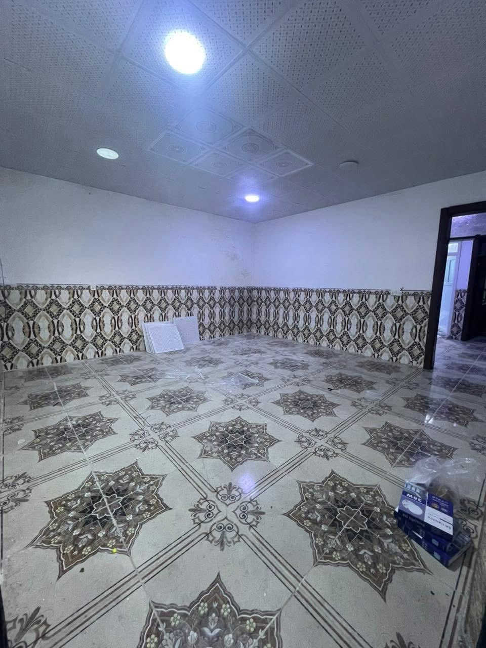 #للايجار فيلق قرب جامع هاوكاري مساحته 150 متر فول سيراميك وسقف ثانوي للاستفسار ***********
