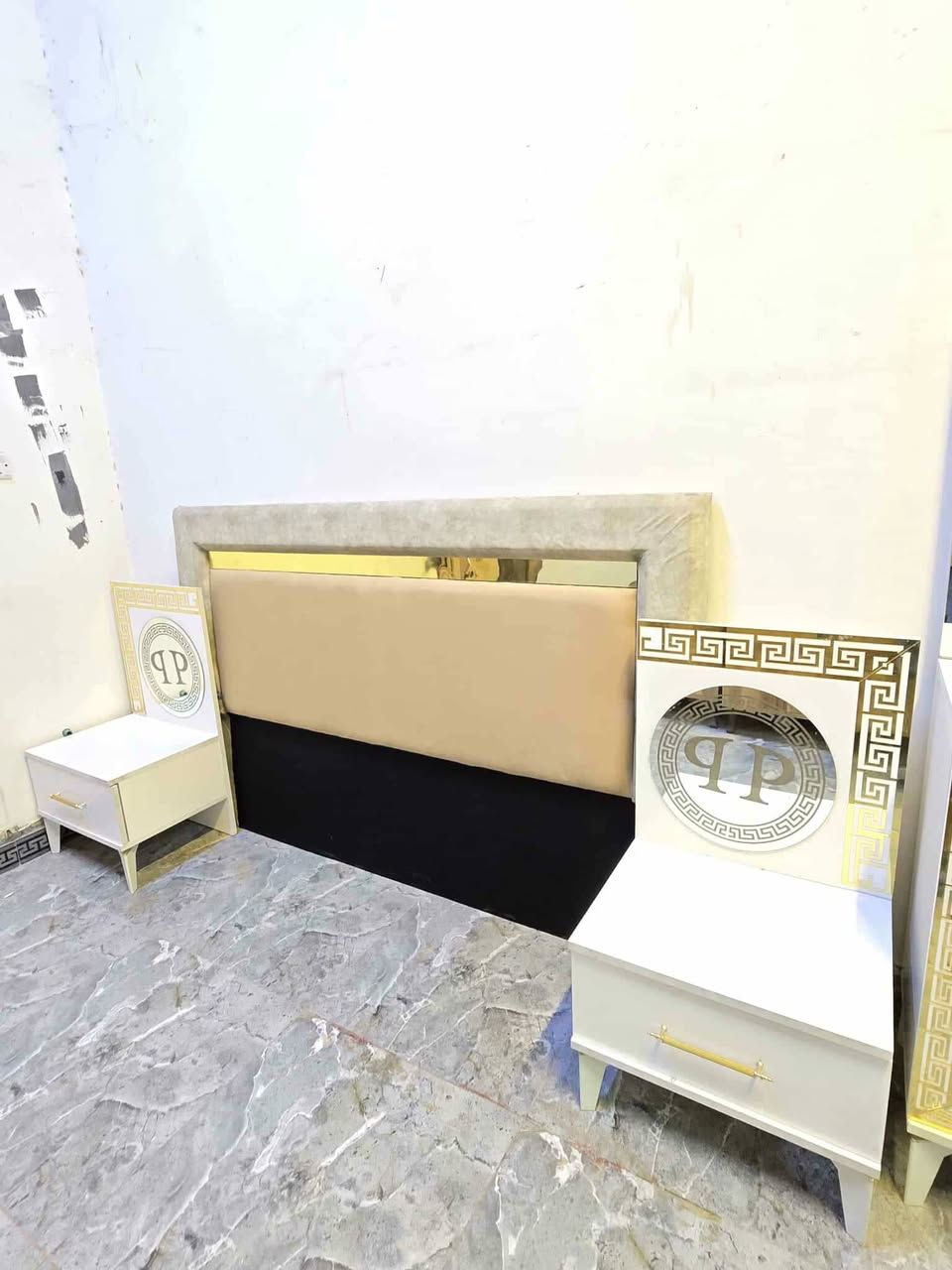 غرفه تركي اخت الجديده مع دوشگ اصلي ب 750وبيها مجال ***********
