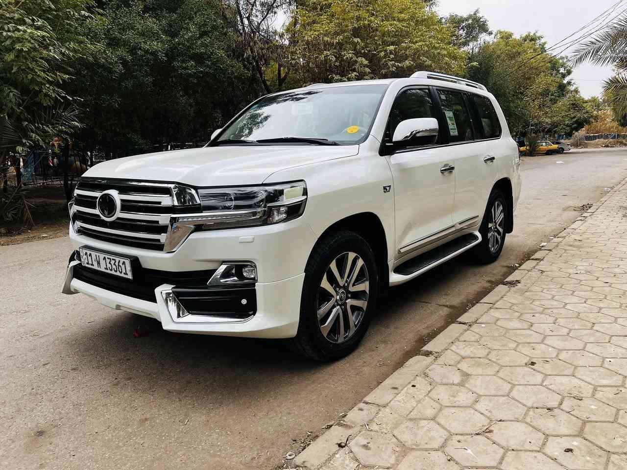 السلام عليكم لاند كروز 2017 VXS معروفه موصفات الVXS 5700 جكات باب خزن ميموري باب خلفي كهرباء سستم صوت لكزز كشنات تدفئه تبريد عداد لكزز وموصفات لكزز ماشيه 120 جاملغ جهة السايق براغي مفتوحه محاجه اذكر موصفاتها معروفه هواي موصفات 
العنوان بغداد 
معرفة السعر عند الأتصال 
***********
