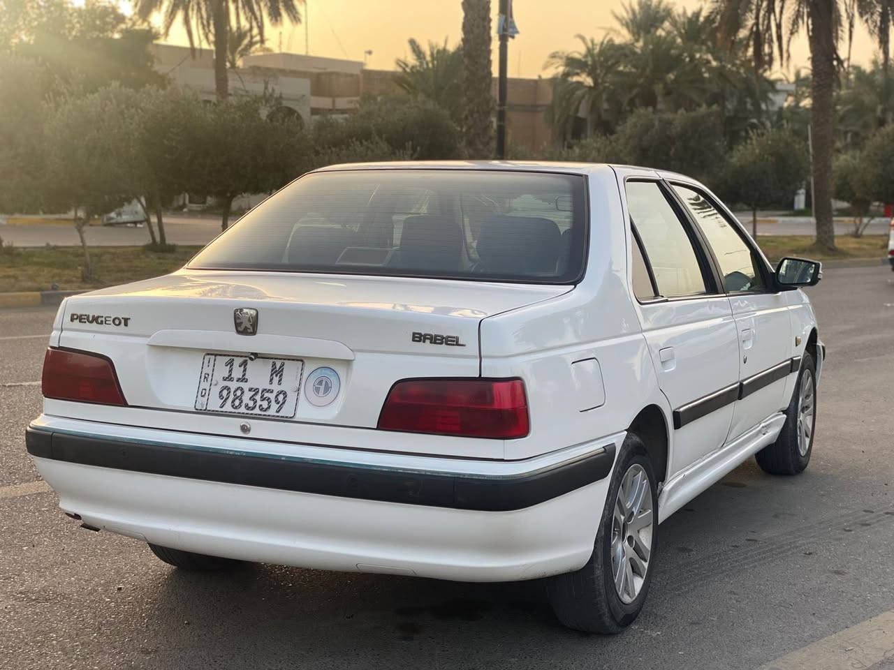 السلام عليكم 
بيجو بارص موديل 21
رقم بغداد باسمي 
سياره نظيفه وبدون اي ضربه فقط بارد بالبنيد وموضح بالصوره
كير مكينه تبريد حداديه كلها مكفوله 
مكاني بغداد الغزالية
السعر 71 ورقه وبيها مجال بسيط 
الشراي يتصل ويتدلل 
رقم ***********
