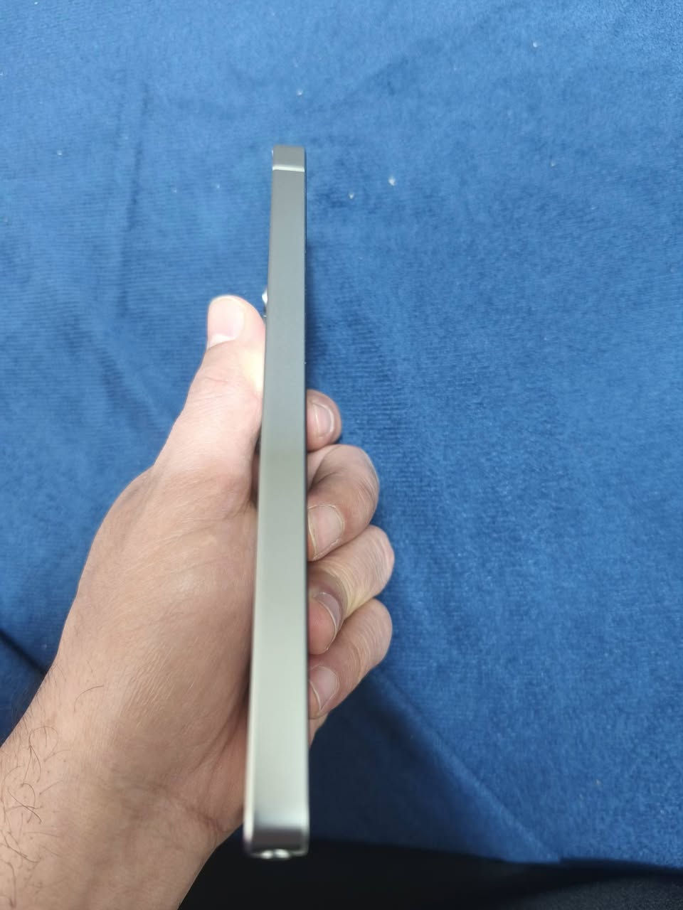 السلام عليكم s25 الترا ذاكره واحد تيرا شرق اوسط دبل سيم بدون ملحقات فقط بي خنه بلسماعه الجوه كلش قليله والباقي مكفول السعر 1250 بغداد الحسينيه


**إذا كنت صاحب هذا الإعلان وتريد حذفه لأي سبب، رجاءا أرسل رسالة إلى الدعم الفني**