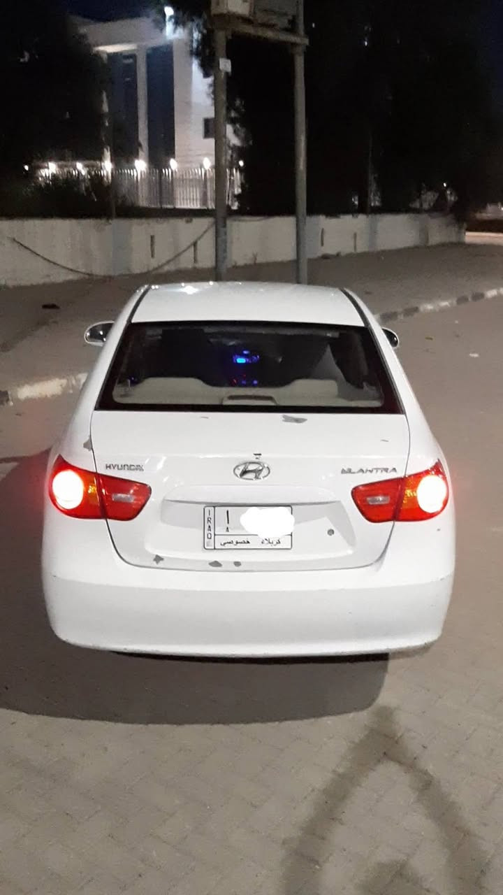 السلام عليكم 
النترا 2009 خليجي
لون ابيض
المحرك 1600
عداد المسافه 161,000
مواصفات السياره خليجي 
السياره محركها كايم
سعر السياره 100 ورقه
 لان رقمهه رباعي مميز 
مكان السياره كربلاء 
للاستفسار على الرقم : ***********
