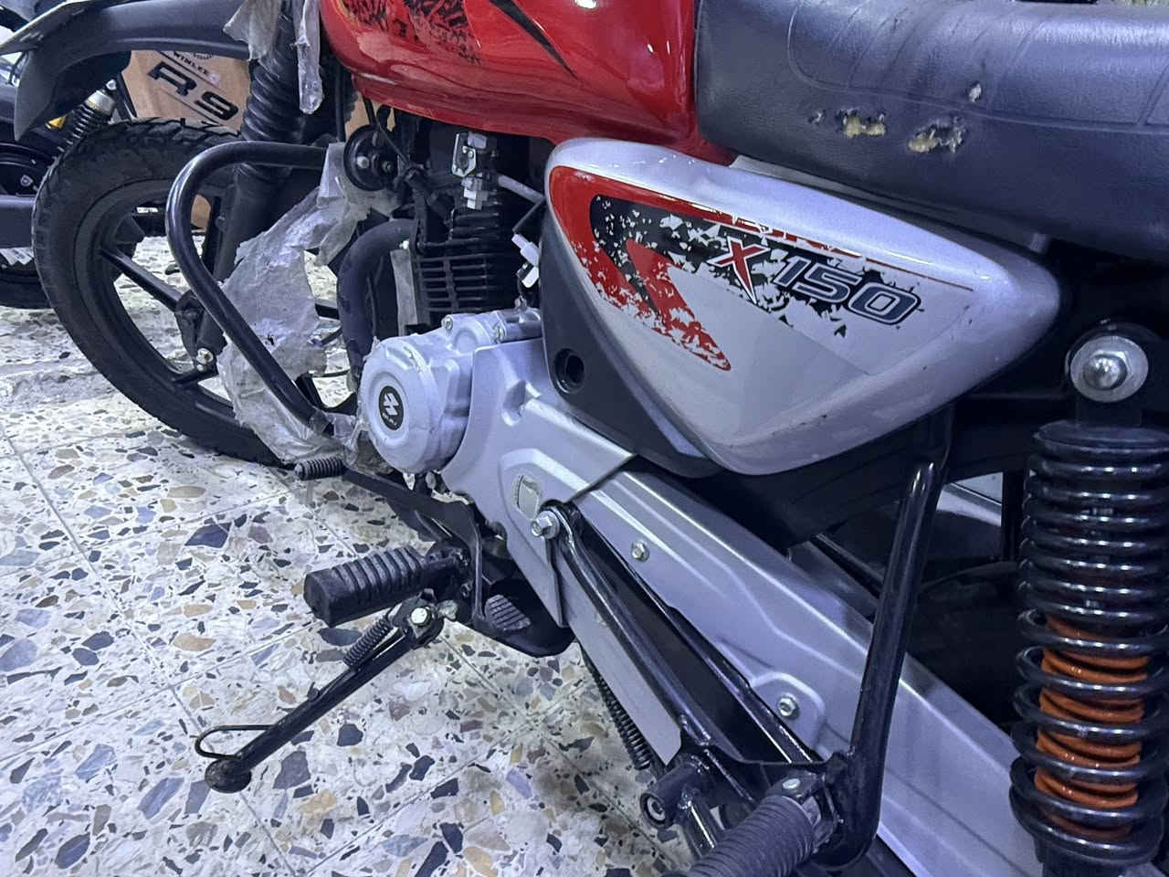 السلام عليكم دراجه بوكسر للبيع مرقمه نظيفه ماشيه 5 الف فقط الاستفسار:***********
