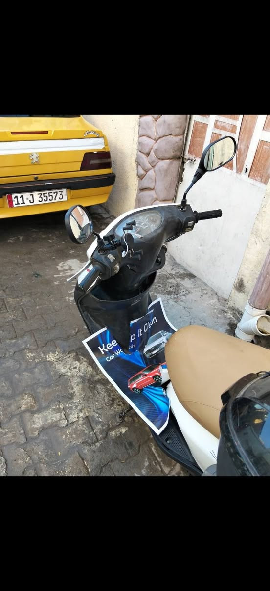 سلام عليكم دراجه بريز للبيع او مراوس كامله م̷ـــِْن كلشي نقص فقط بريك وصالنصه بيهه صوت رحت للفيتر كلي بس كعكه سعر 450 عنوان زعفرانيه رقم الهاتف *********** متوفر واتساب
