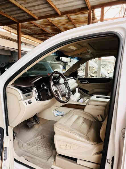 السلام عليكم جمسي يوكن مواصفات دنلي 2018 نظيفة مفولة  رقم بغداد داخل عسلي مكينة 6.200 8 سلندر ظررهة تبديل باب خلف السايق الاستفسار على الرقم ***********
