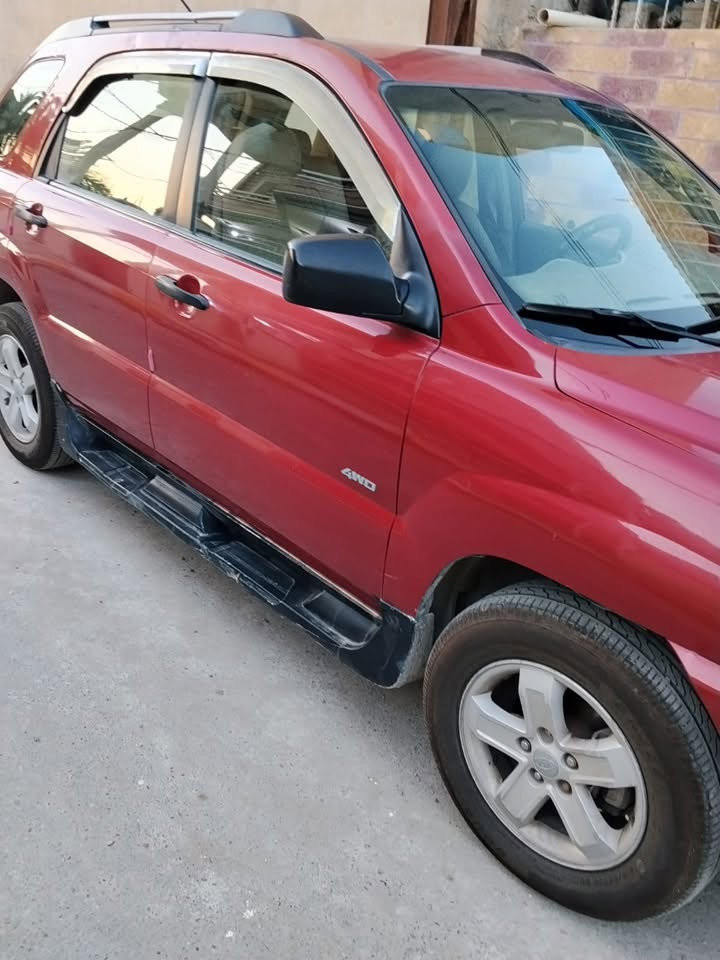 سبورتج  ٢٠١٠
ادامة كاملة جديدة ✅
تبريد شغال 
تخم تايرات جديد ✨
سونار مرفق بالصور 
السعر ٨٥
العنوان : بعقوبة
***********
