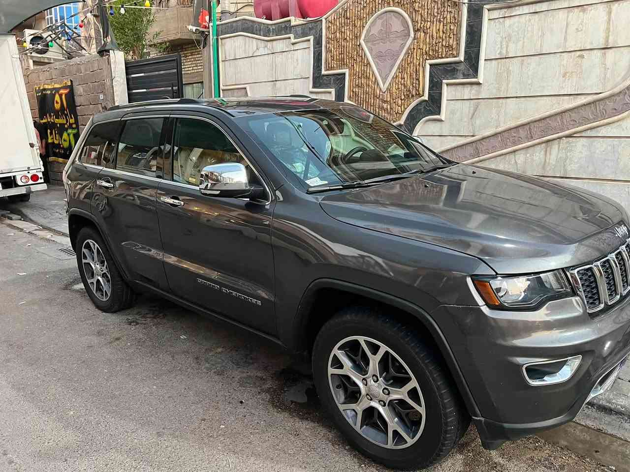 للبيع فقط
جيبب 

موديل 2017 اصل 

رقم سلمانيه  سنويه وهزه جديده وبسمي 

وارد امريكي حادث جامغ خلفي نصه 

وصبغ نص بنيد مع جاملغ امامي 

السعر 178

موصفات معروفه 

تشغل عن بعد دواخل اسود جلد 

وغير موصفات 

العنوان البصره 

لا ستفسار 

***********
