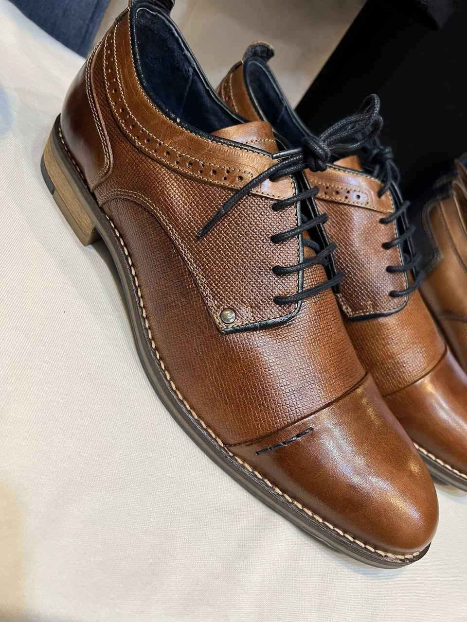 قياس44
جديد
صناعه برتغال
جلد طبيعي
السعر60
للحجز مراسله لطفاً


**إذا كنت صاحب هذا الإعلان وتريد حذفه لأي سبب، رجاءا أرسل رسالة إلى الدعم الفني**