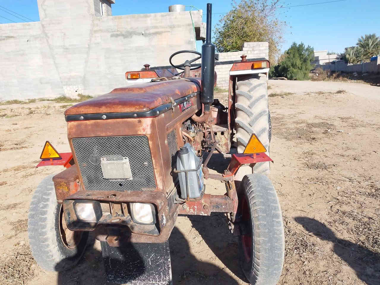 السلام عليكم مكينه للبيع نضيفه بلاديه مامفتوح اي شي من يمها موديل 85 للتواصل والاستفسار اتصل ع  رقم  ‏‪***********‬‏ مكان قرتبه قريب جباره
