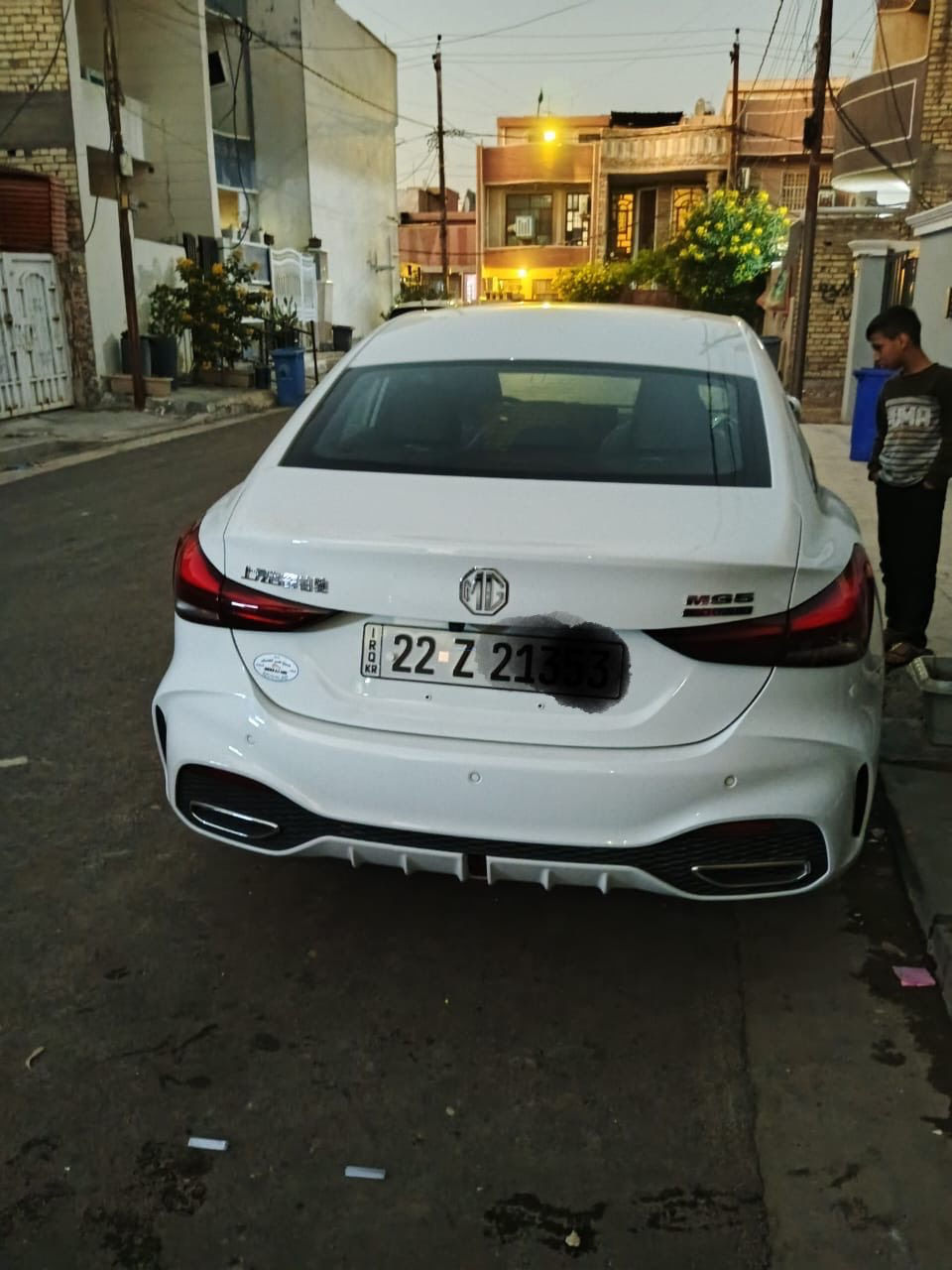 سلام عليكم ام جي جيتي موديل 2025 ماشيه 5 الف سياره مكفوله كفاله عامه من شخط ولبارد سياره فول مواصفات بيها مشكله بالكير مكانها الشعب بغداد ***********
