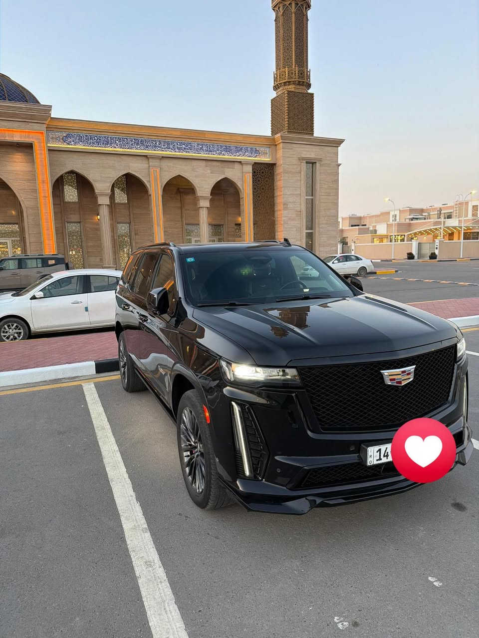 كاديلاك 2023Vفول على وضع الشركة بدون رقم ماشيه 22الف مغلفه نانوسياره نظافه ‎%‎ وكالة المنصورالاستفار ***********
