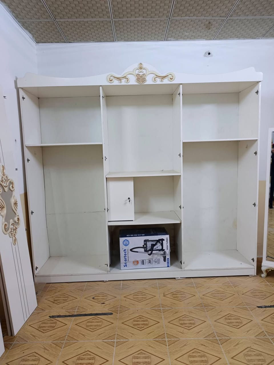 غرفه نرم تركي نظافه 100/100 استعمال قليل جدا تكون 8 قطع للاستفسار
واتساب ***********
