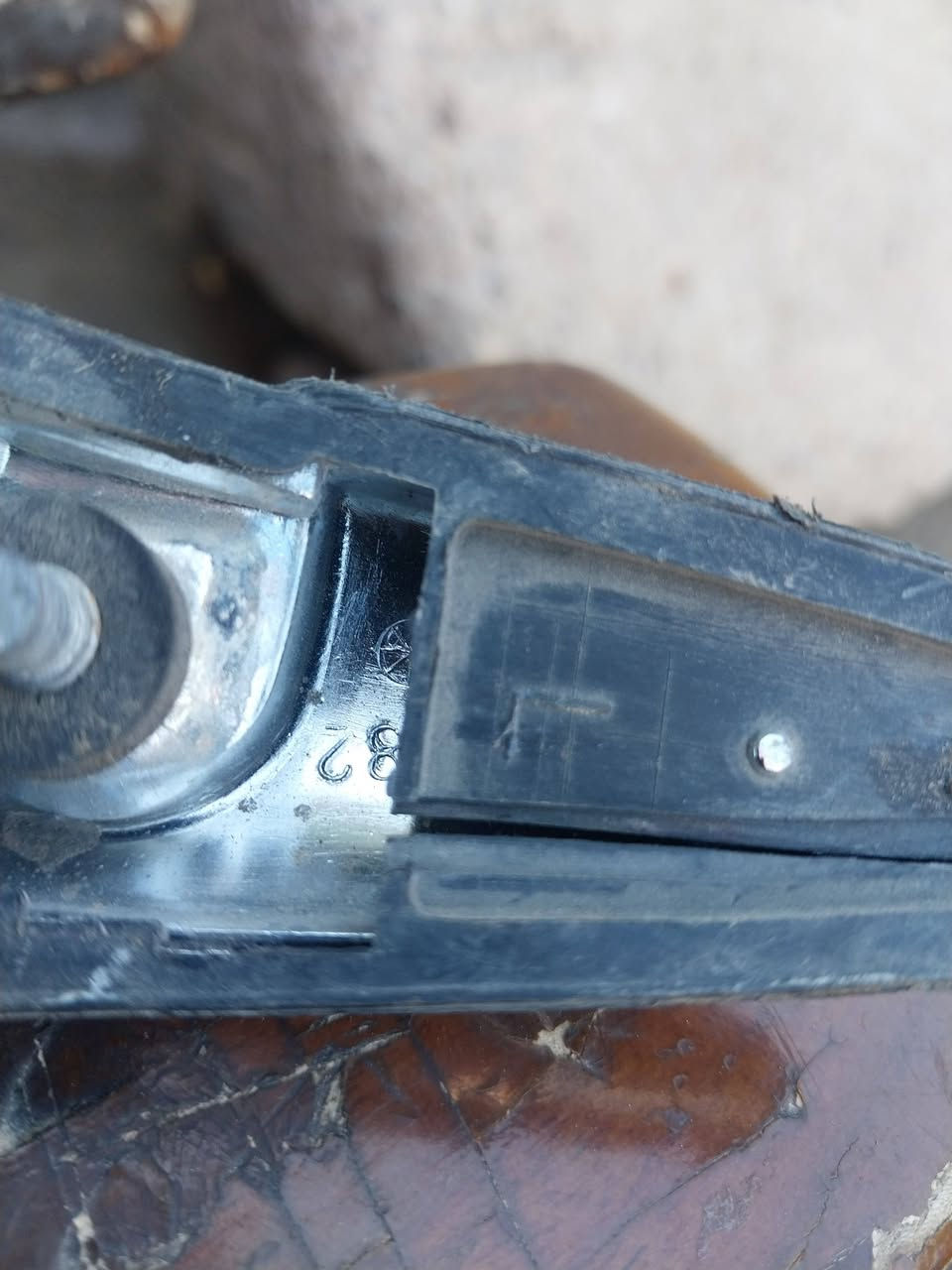 للببع... يدة باب خارجية نيسان التيما جهة السايق فقط موديل ١٩٨٨ / ١٩٨٩ / ١٩٩٠ .
العنوان :- بغداد-الحي الصناعي في باب الشيخ .  
هاتف :- ((***********))
